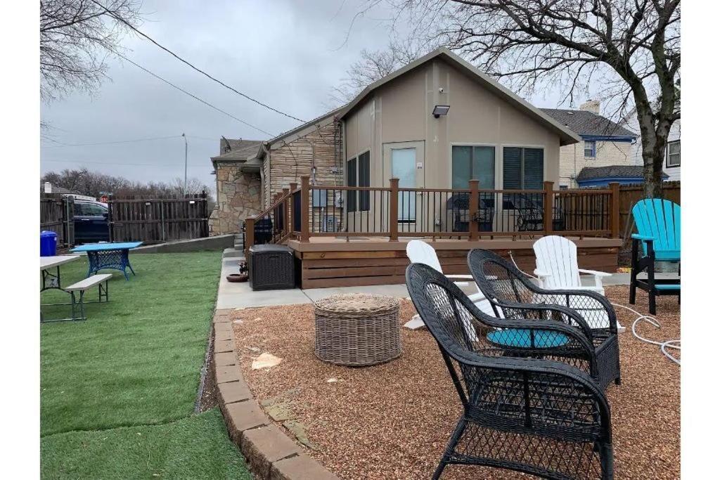 1 Mile To Fort Sill! The Carolebelle Cottage Sleeps 8 With Hottub,Grills,Firepit 로턴 외부 사진