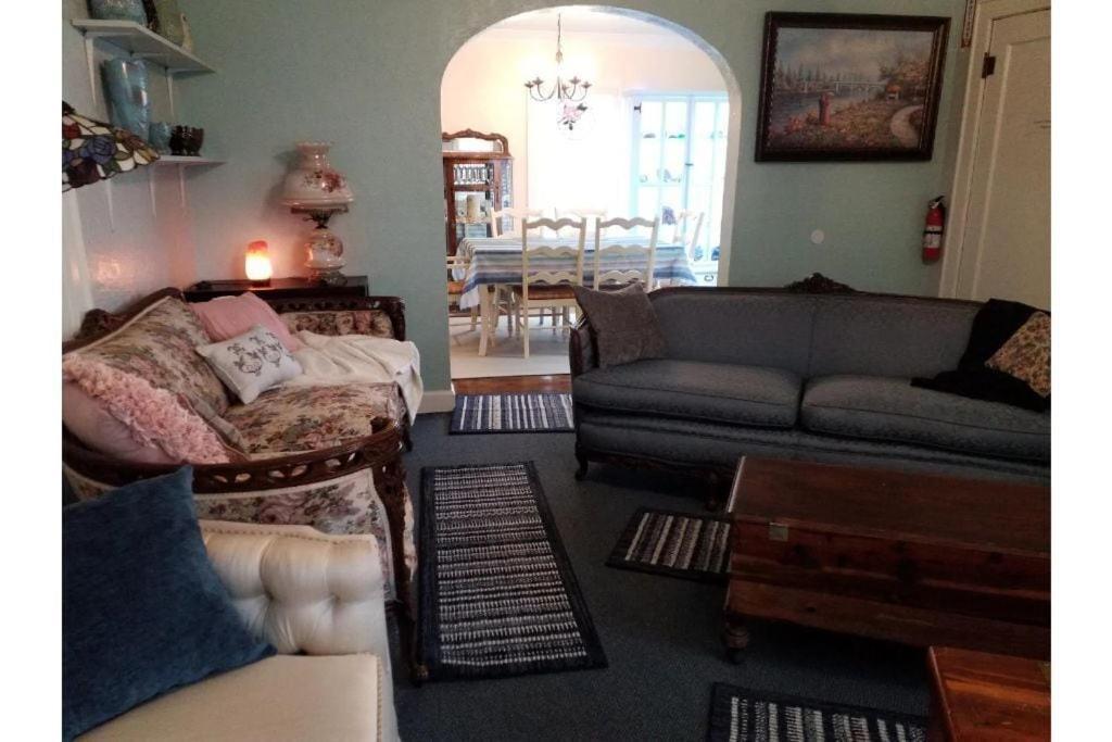 1 Mile To Fort Sill! The Carolebelle Cottage Sleeps 8 With Hottub,Grills,Firepit 로턴 외부 사진