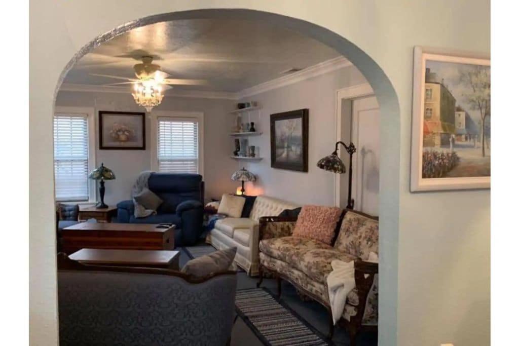 1 Mile To Fort Sill! The Carolebelle Cottage Sleeps 8 With Hottub,Grills,Firepit 로턴 외부 사진