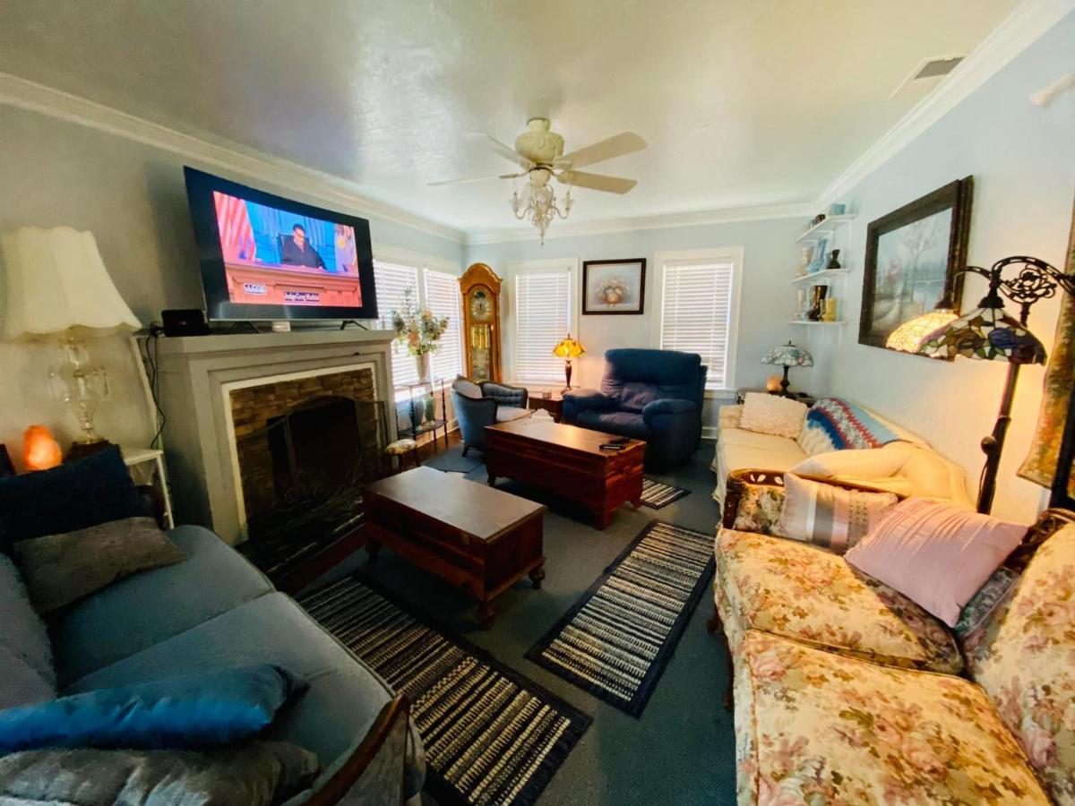 1 Mile To Fort Sill! The Carolebelle Cottage Sleeps 8 With Hottub,Grills,Firepit 로턴 외부 사진