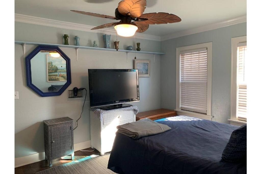 1 Mile To Fort Sill! The Carolebelle Cottage Sleeps 8 With Hottub,Grills,Firepit 로턴 외부 사진