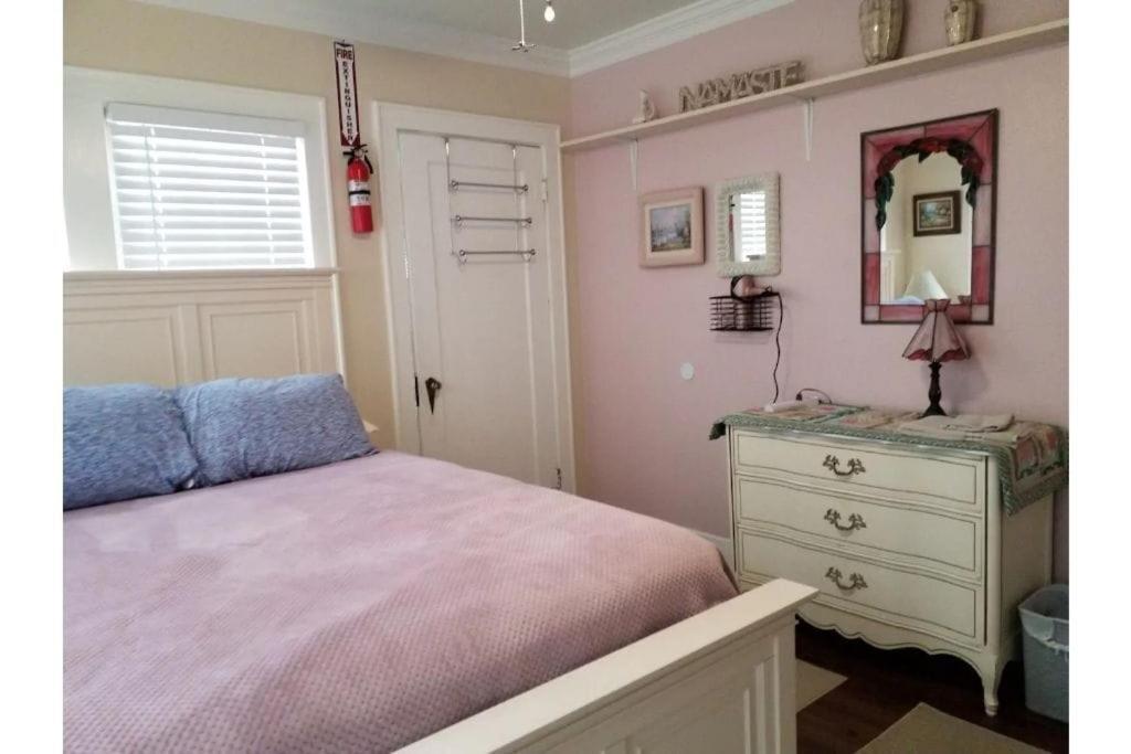 1 Mile To Fort Sill! The Carolebelle Cottage Sleeps 8 With Hottub,Grills,Firepit 로턴 외부 사진