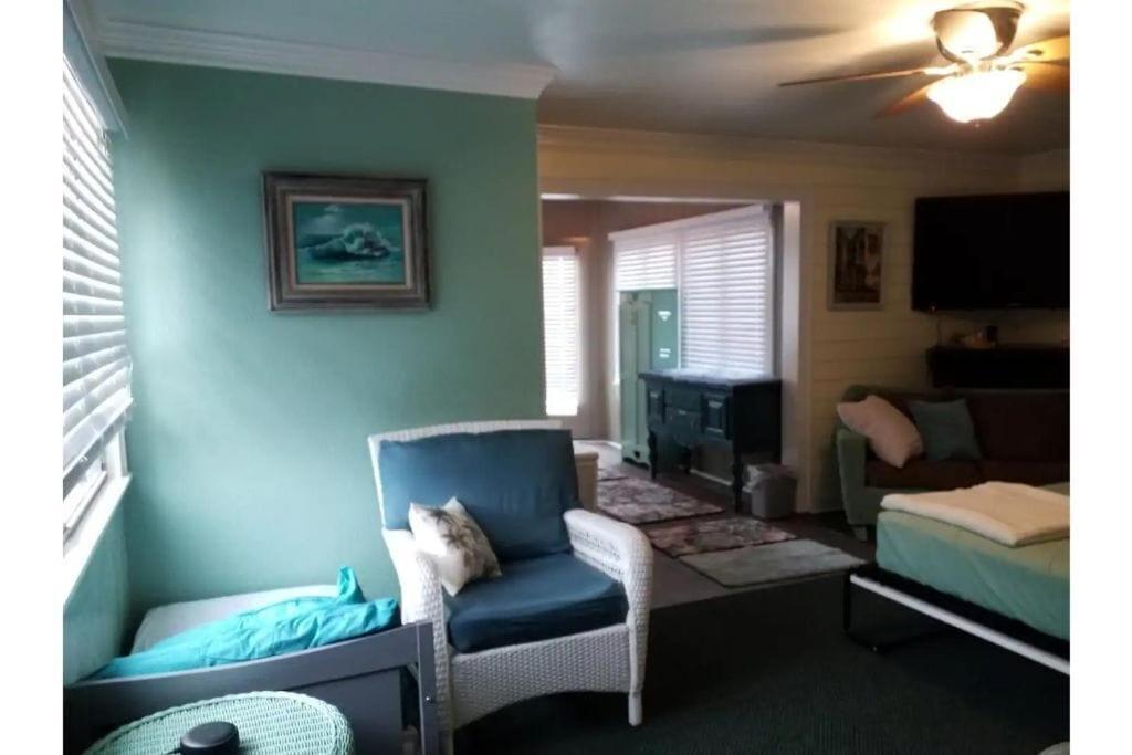 1 Mile To Fort Sill! The Carolebelle Cottage Sleeps 8 With Hottub,Grills,Firepit 로턴 외부 사진