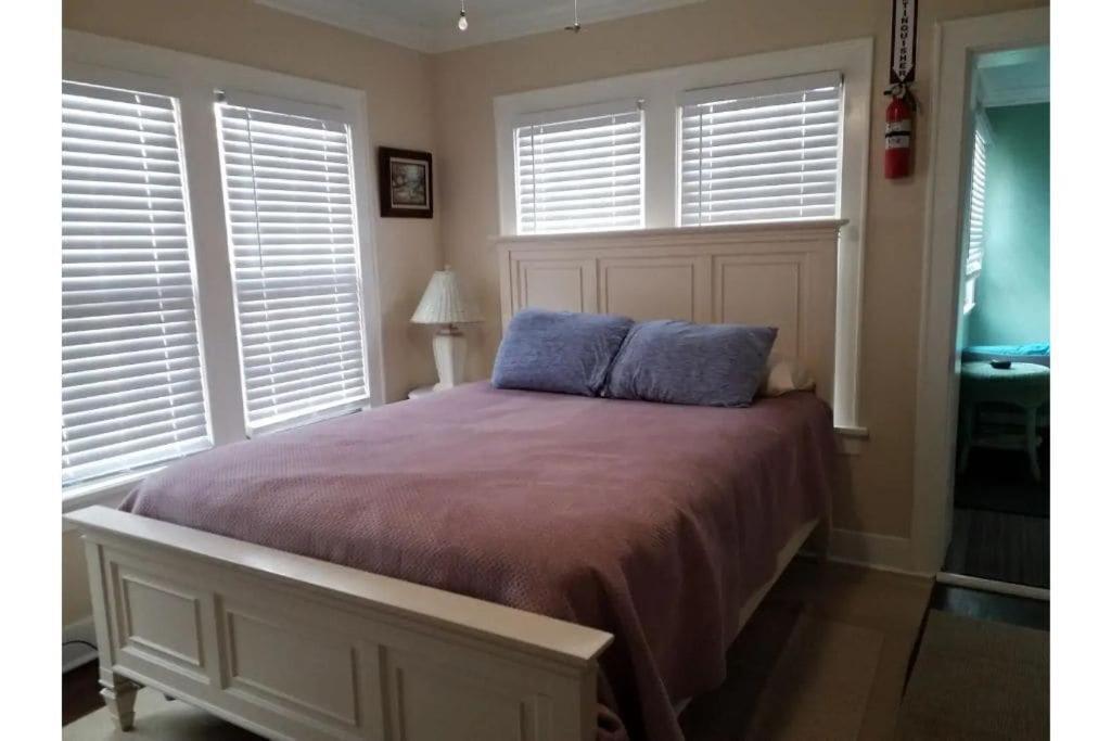 1 Mile To Fort Sill! The Carolebelle Cottage Sleeps 8 With Hottub,Grills,Firepit 로턴 외부 사진
