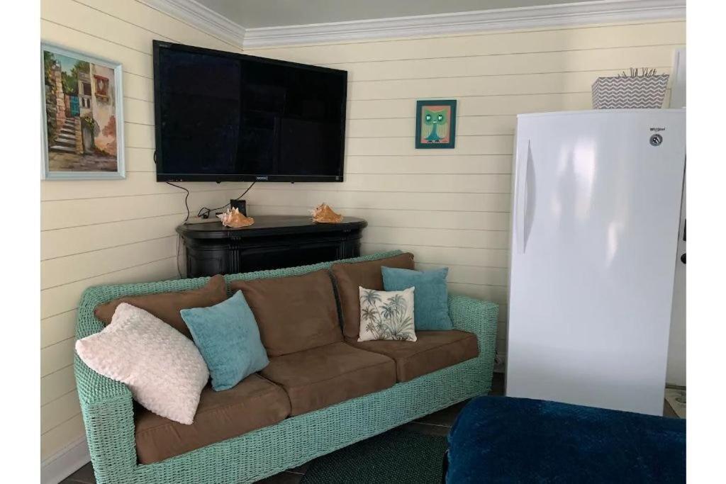 1 Mile To Fort Sill! The Carolebelle Cottage Sleeps 8 With Hottub,Grills,Firepit 로턴 외부 사진