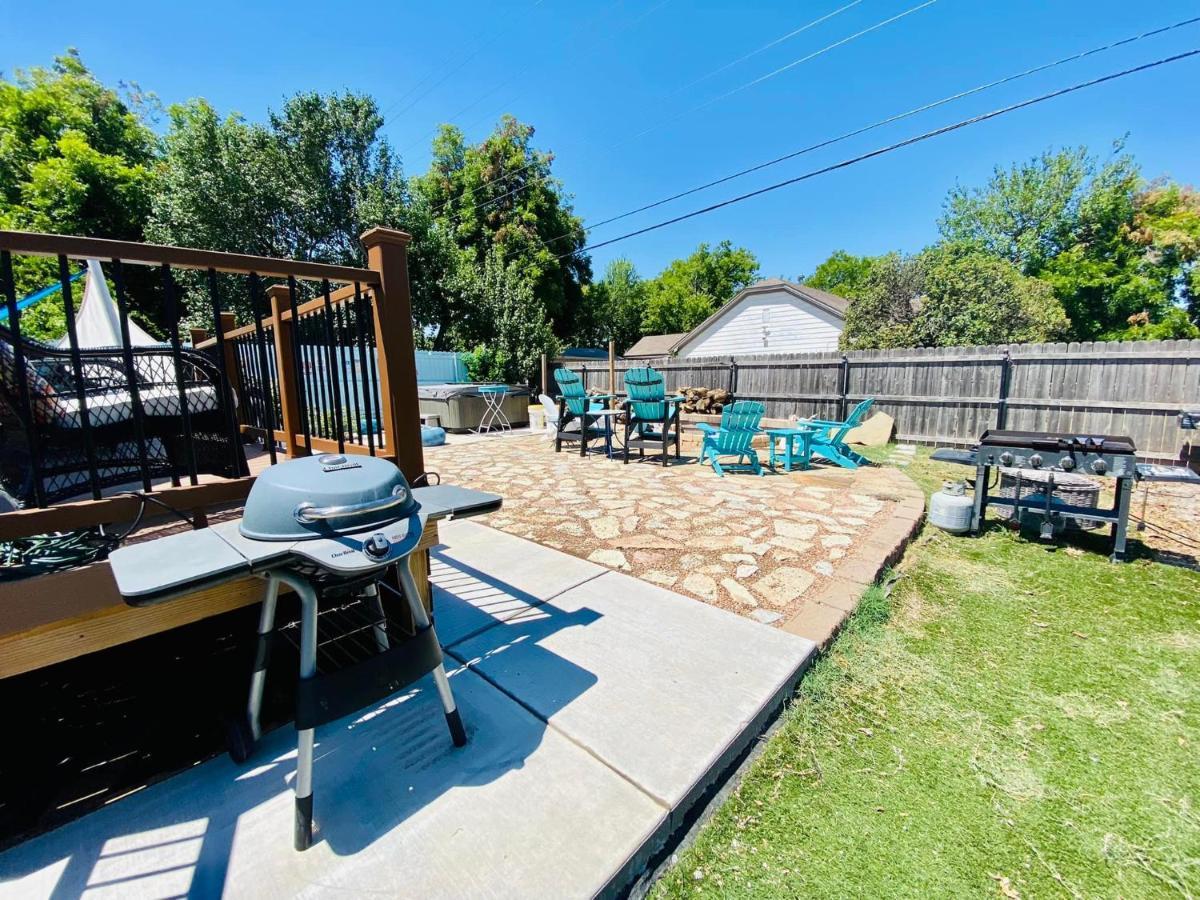 1 Mile To Fort Sill! The Carolebelle Cottage Sleeps 8 With Hottub,Grills,Firepit 로턴 외부 사진